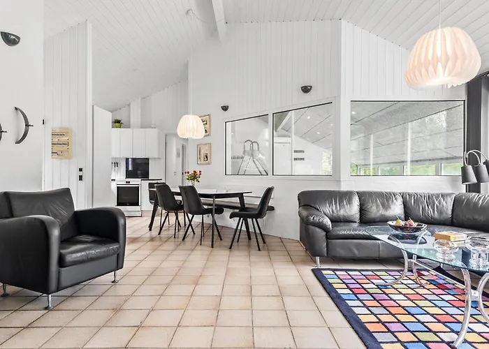 Vakantiehuis 4 Bedroom Amazing In